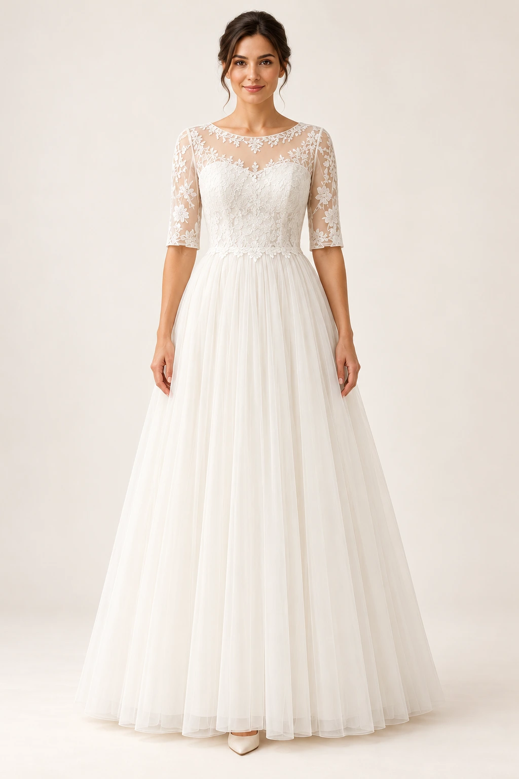 Robe demoiselle d’honneur dentelle Céleste, champagne clair : robe portée par une femme adulte