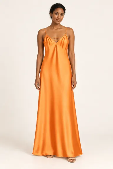 Robe demoiselle d’honneur orange Mandarine, orange : robe portée par une femme adulte